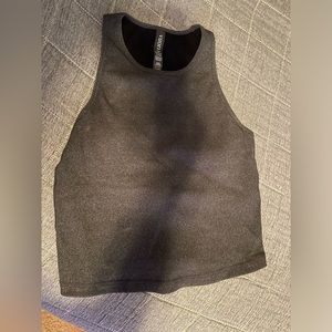 Vuori Elevation Plyo Tank. Size M. Great condition. Worn once.